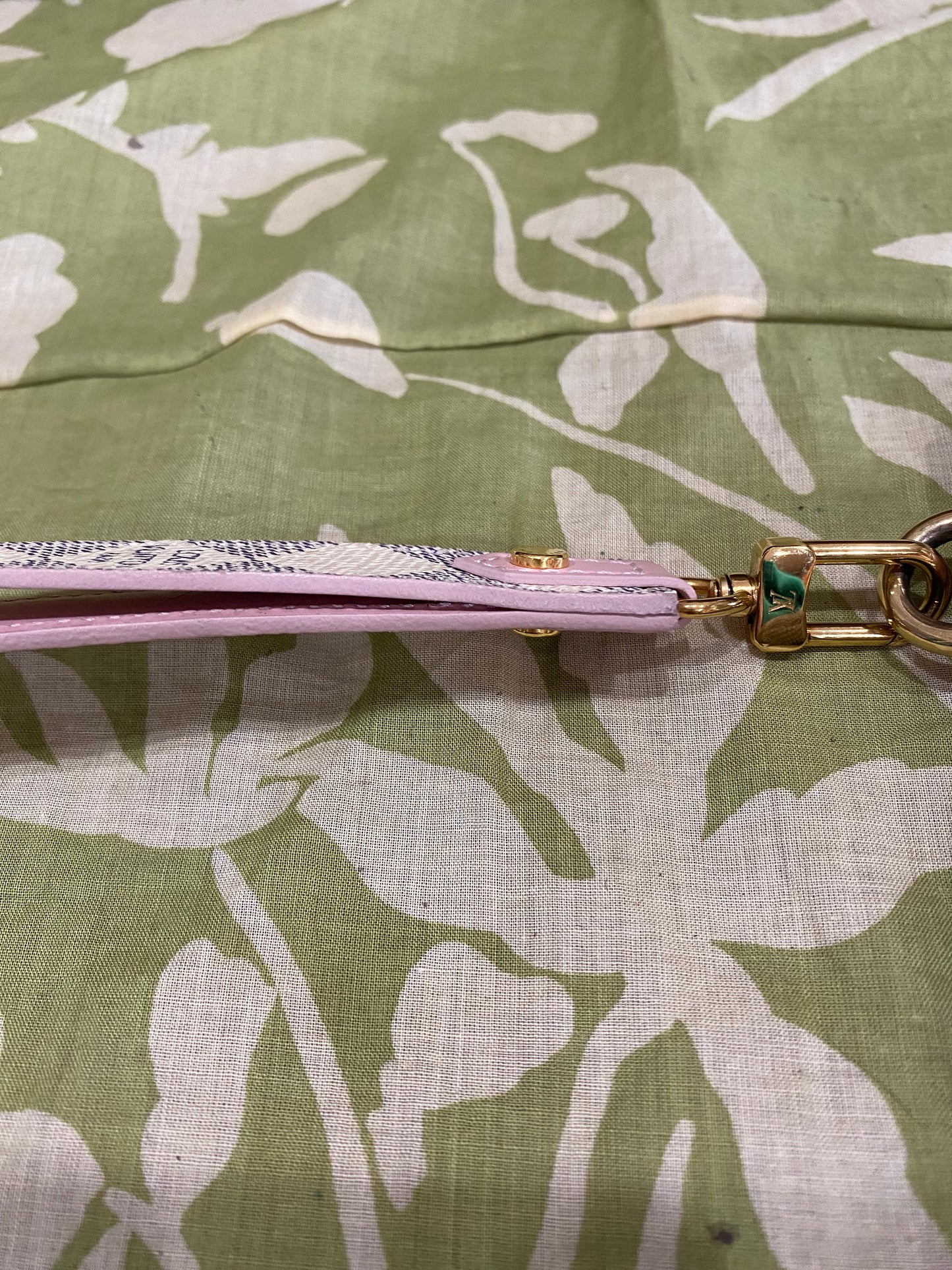 City Pouch- studded DA print with removable wristlet strap