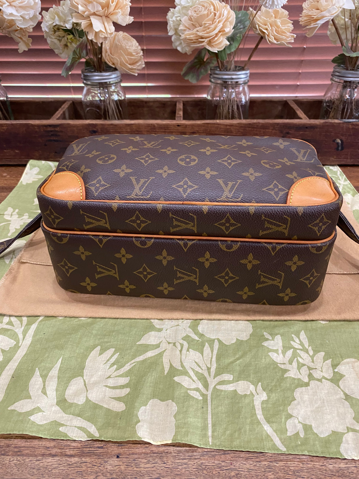 Nile Crossbody