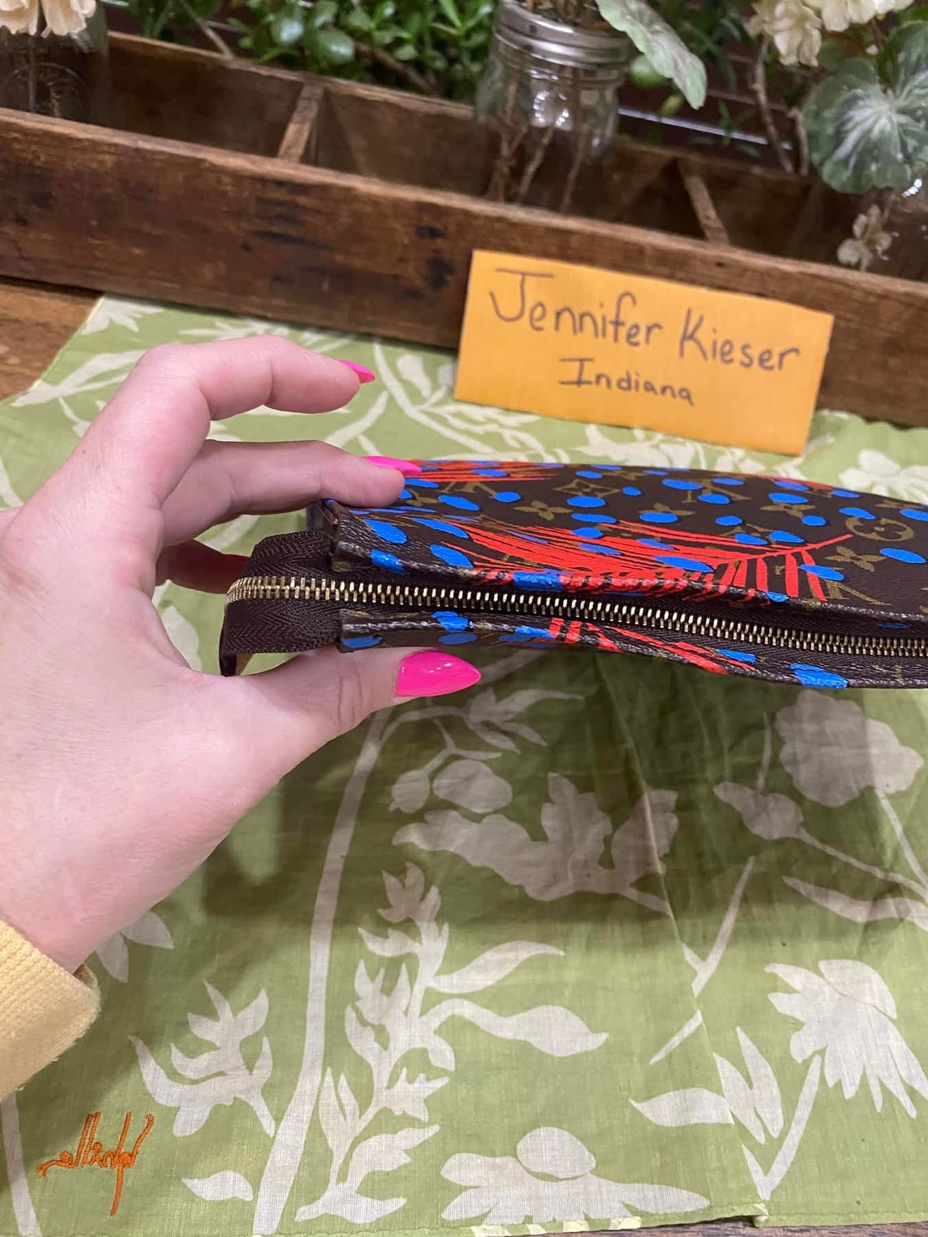 LE Jungle Toiletry 26