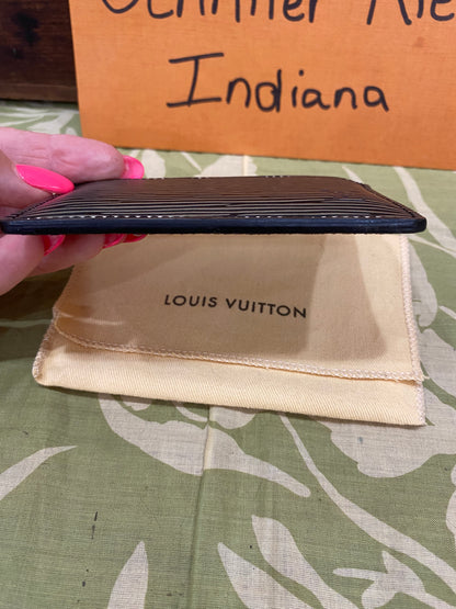 Epi Credit Card Case in Metallic Platine (silver/black)