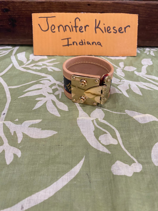 S Lock Cuff Bracelet in Black Multicolor