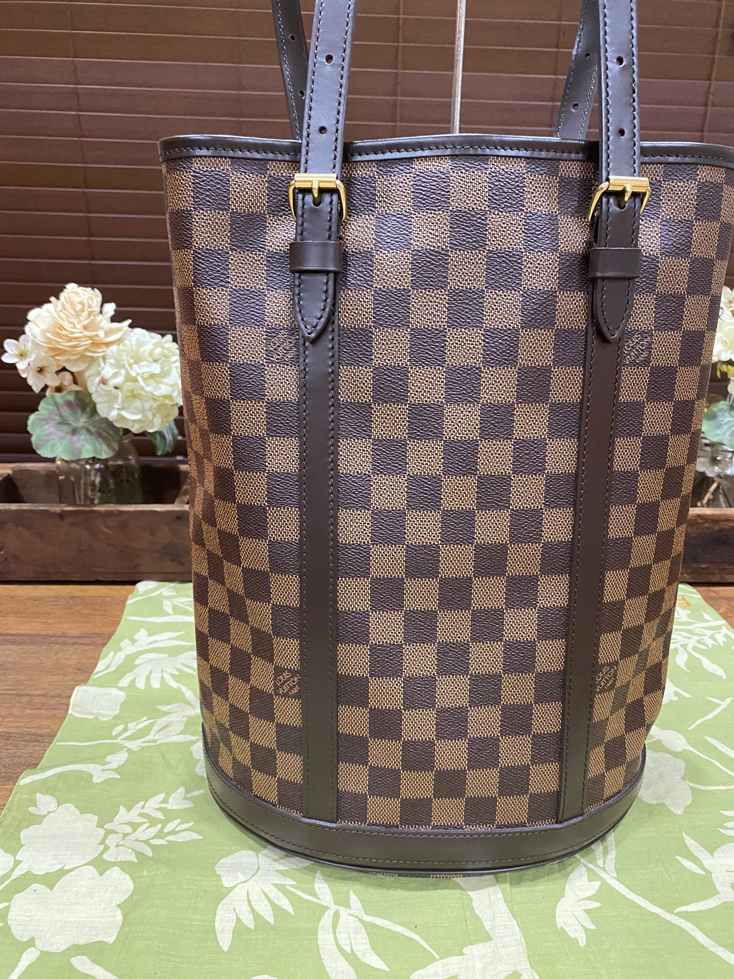 Bucket Bag GM Damier Ebene