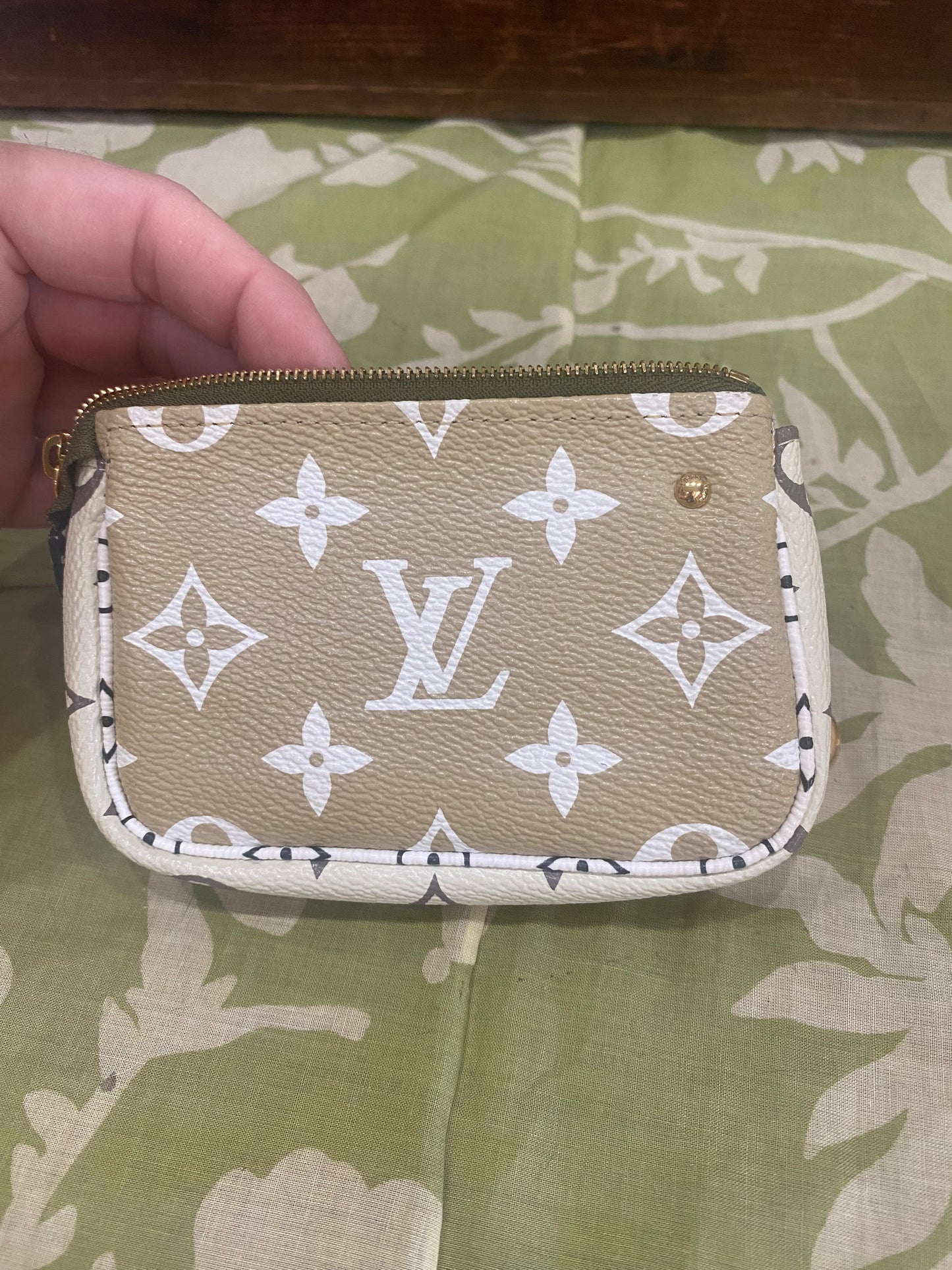 Monogram Giant Micro Pouchette