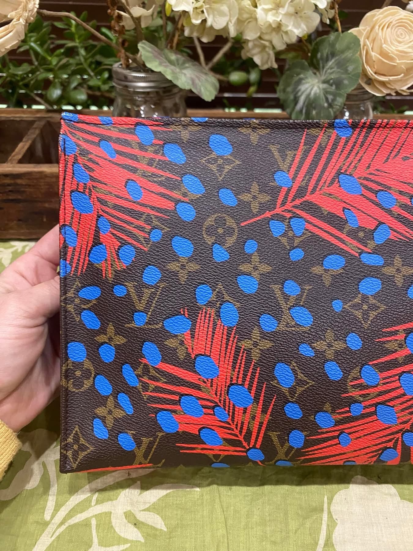 LE Jungle Toiletry 26