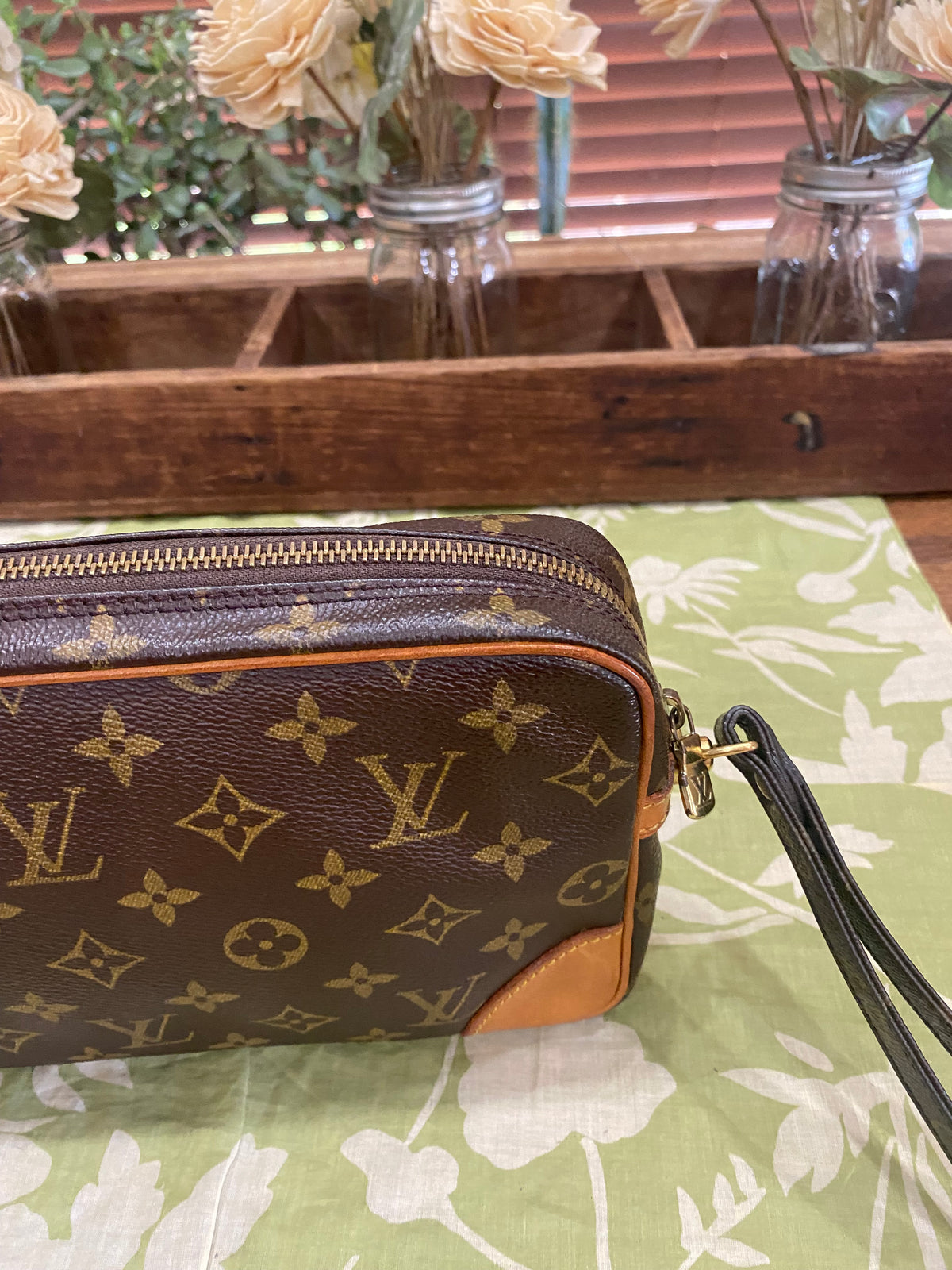 Vintage Marly Dragonne GM Wristlet Clutch