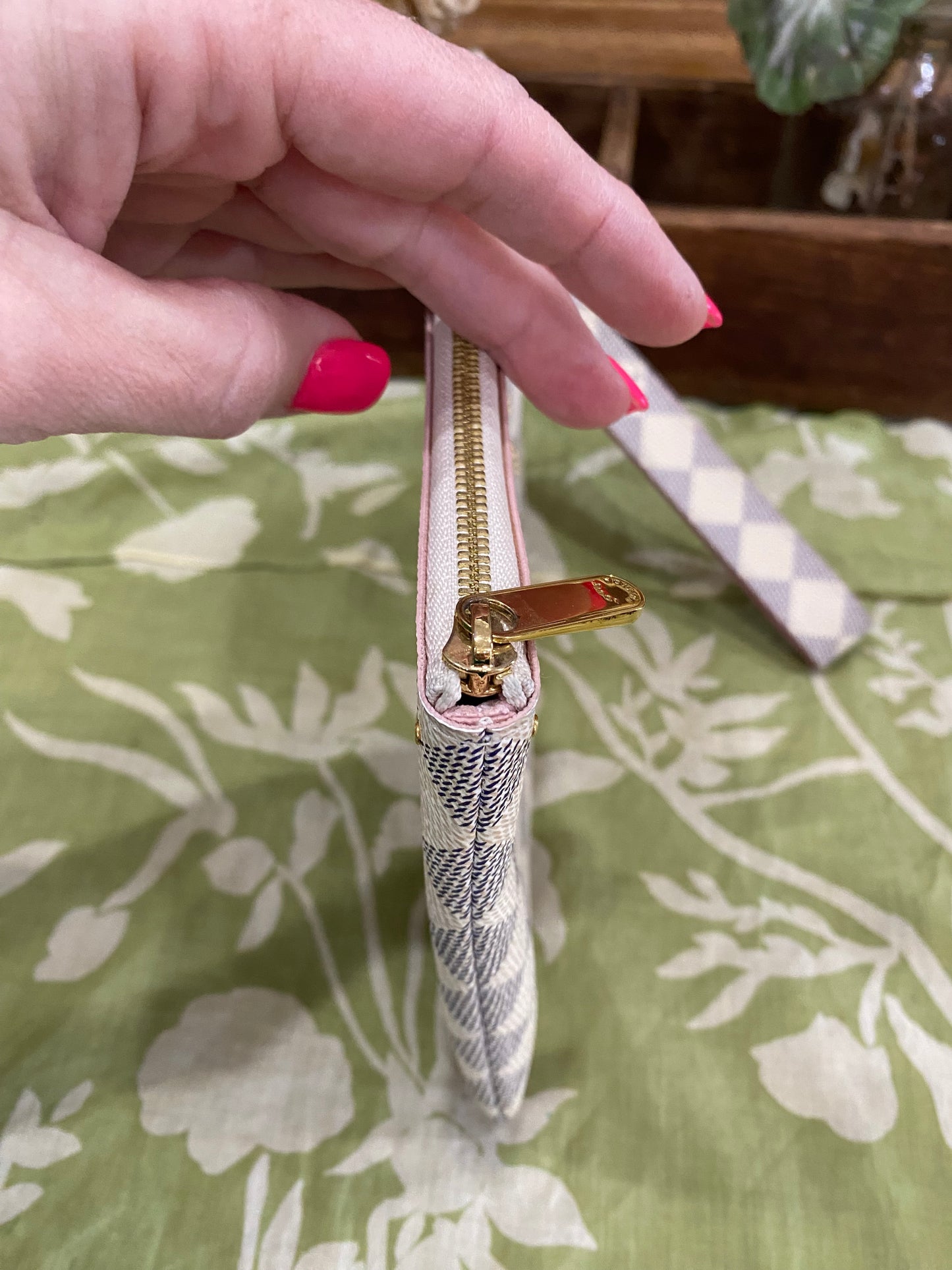 City Pouch- studded DA print with removable wristlet strap