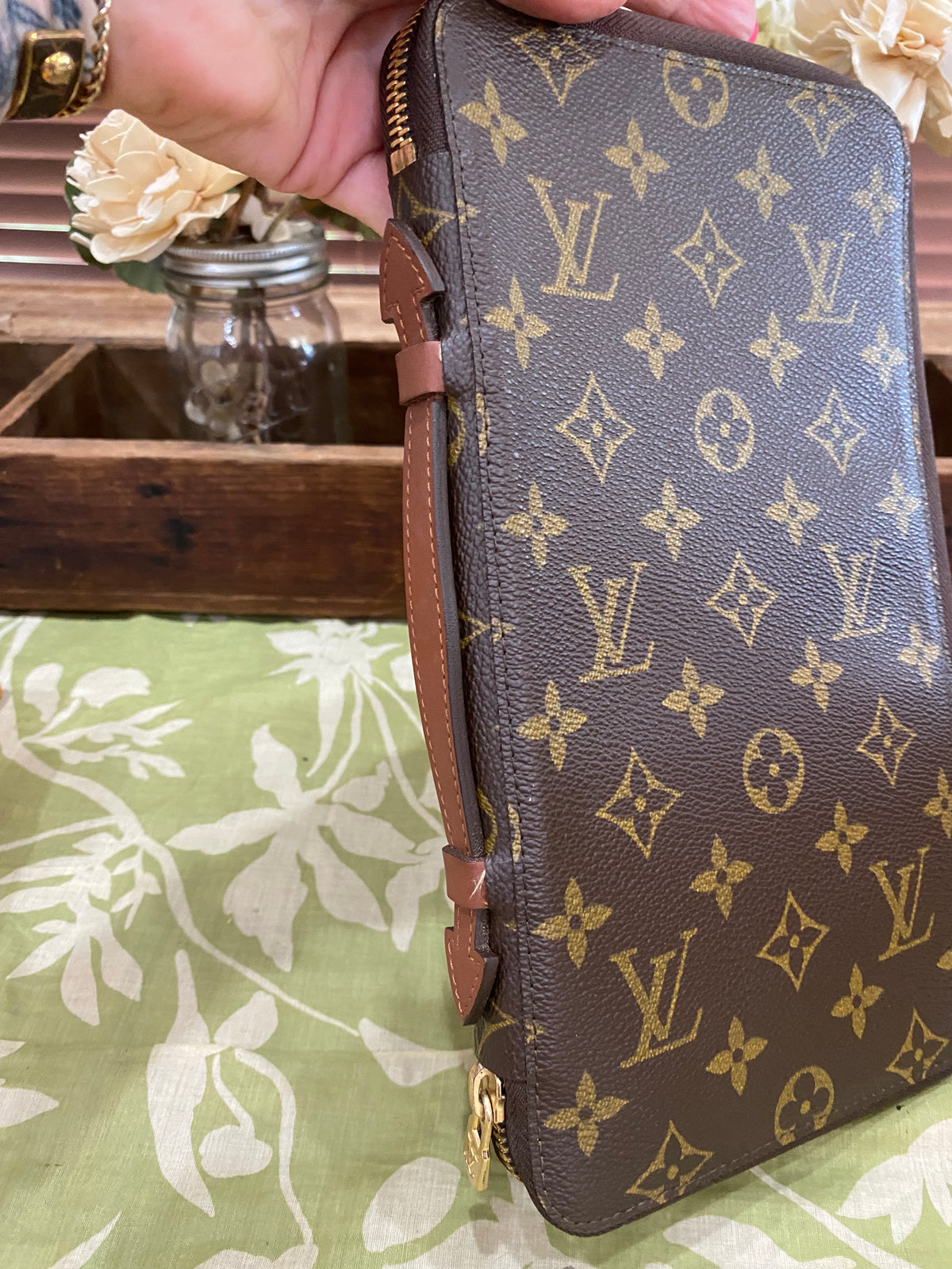 Escapade Travel Organizer