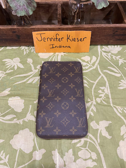 Daily Organizer Long Wallet