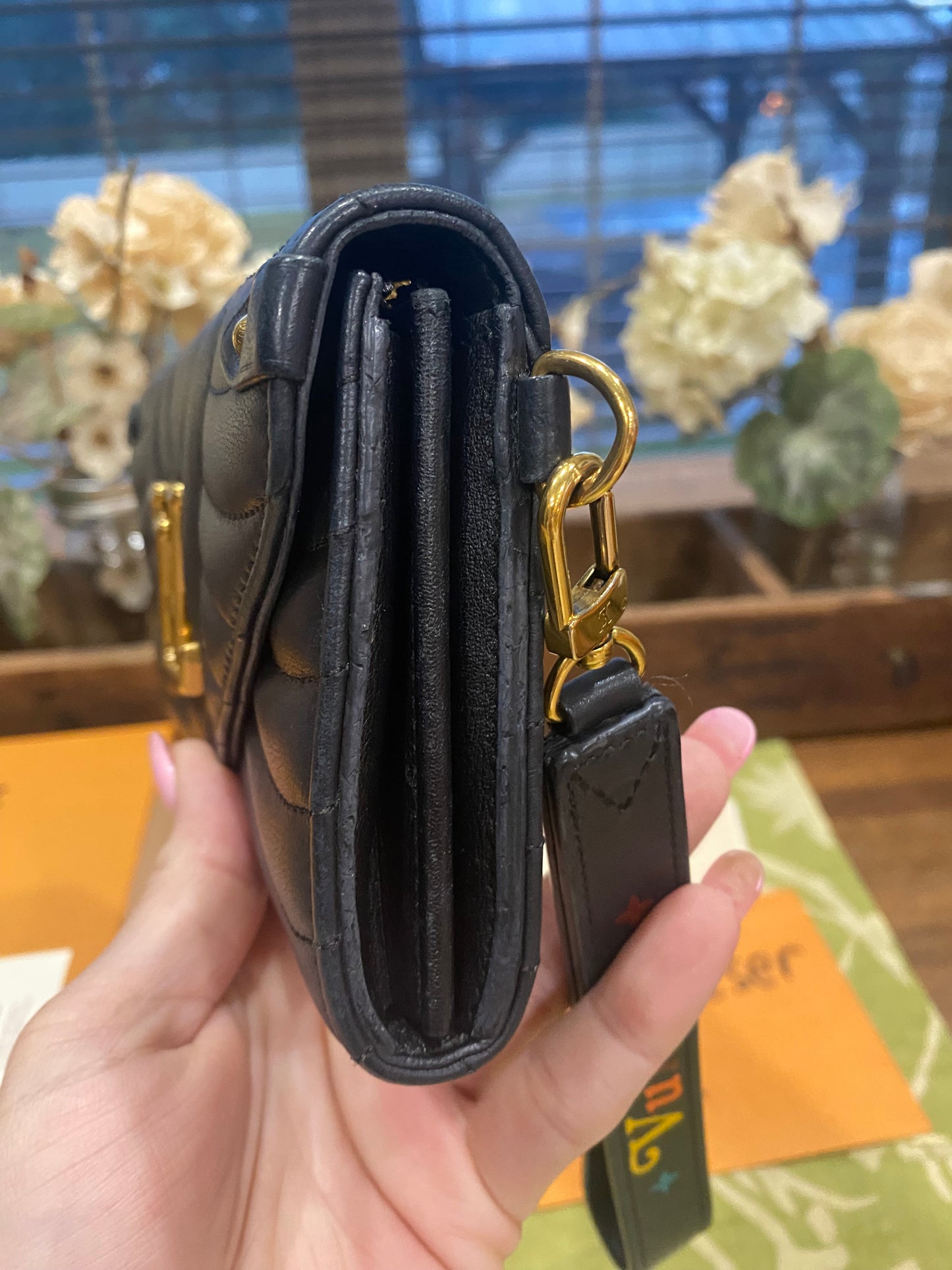 New Wave Calf Leather Long Wallet Wristlet (Noir)