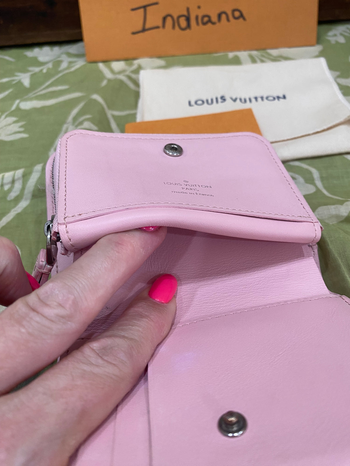 New Wave Calf Leather Compact Wallet in Rose Ballerine