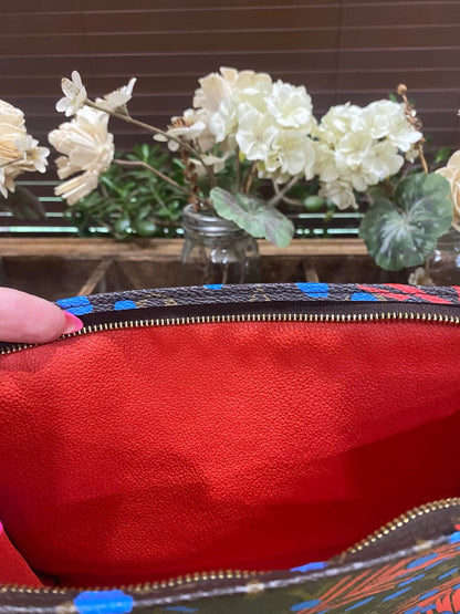 LE Jungle Toiletry 26