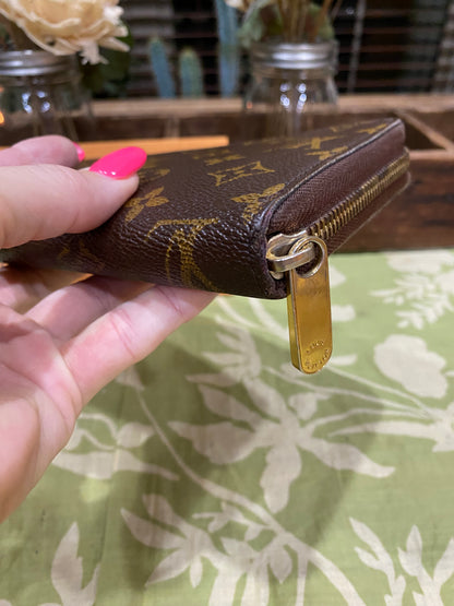 Zippy Organizer Wallet