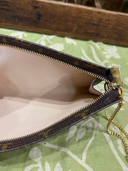 Bucket Pouch GM- comes with original wristlet strap