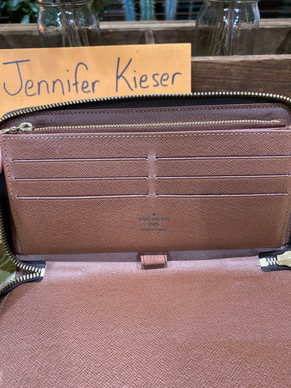 Zippy Organizer Wallet