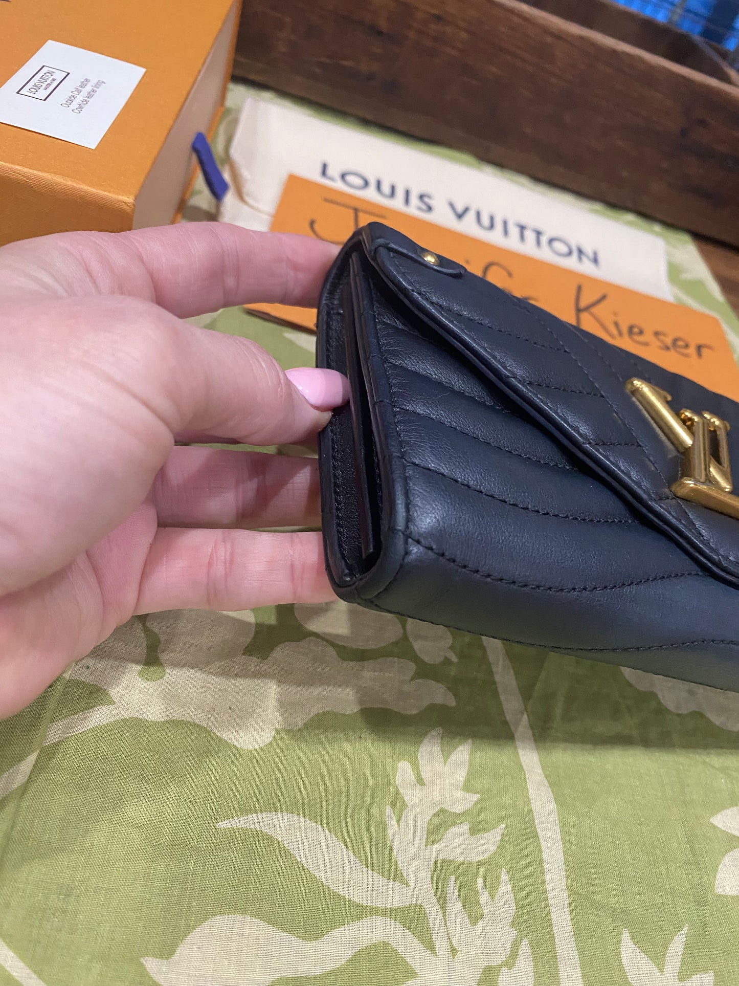 New Wave Calf Leather Long Wallet Wristlet (Noir)