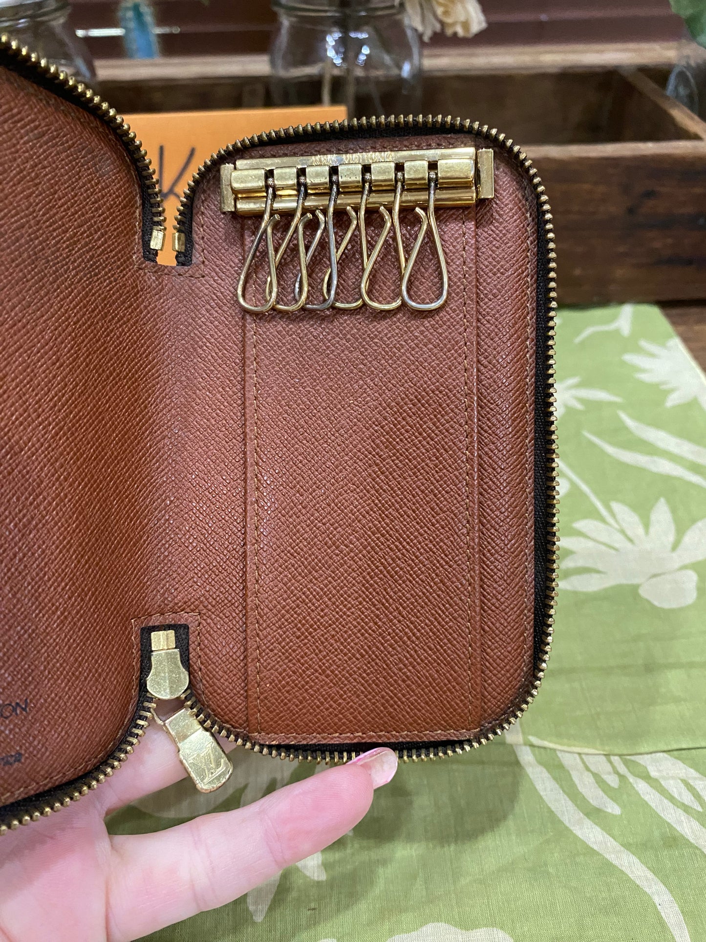 6 Key Zip Around Pouch