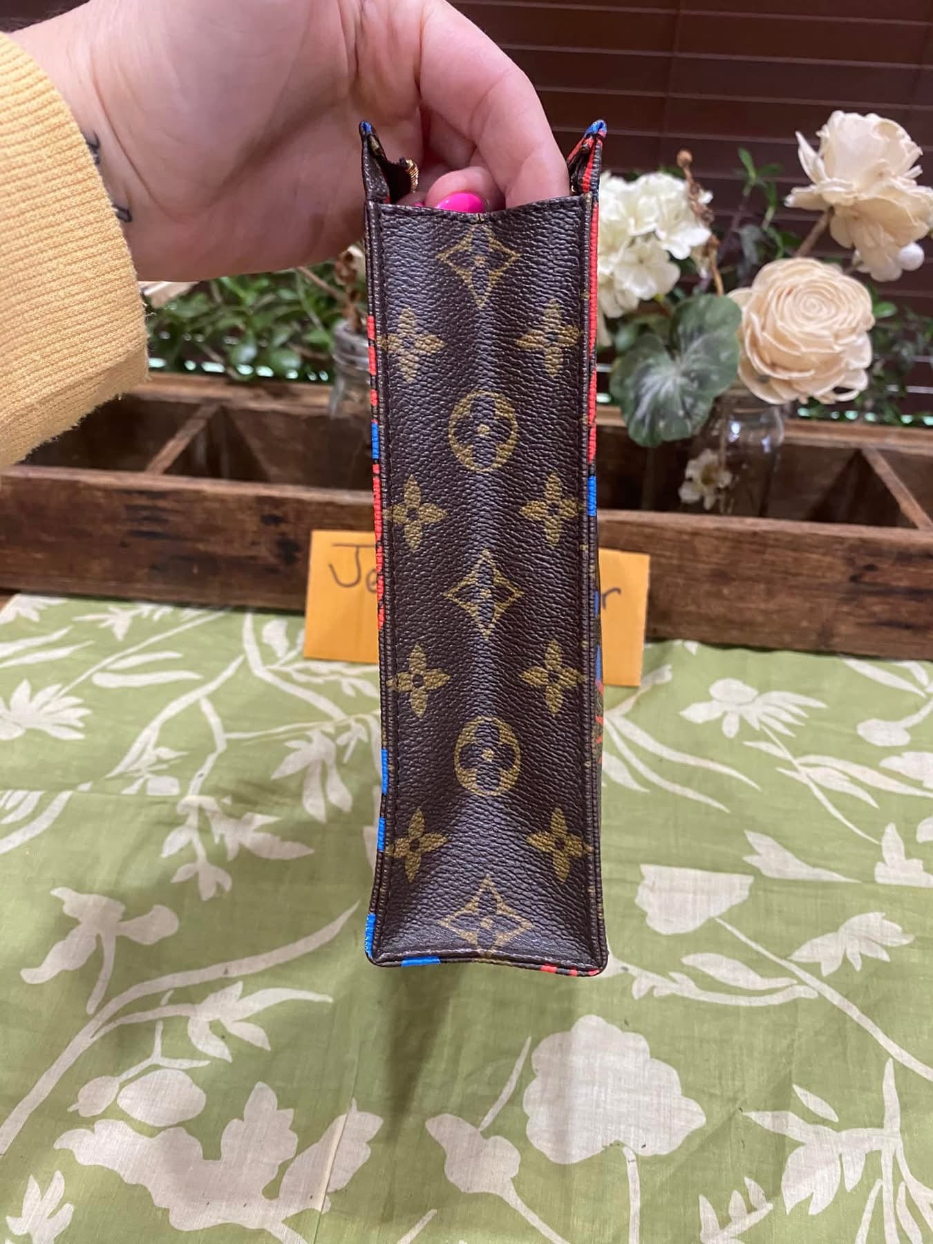 LE Jungle Toiletry 26