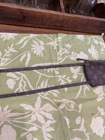Vintage Pochette Secret Shoulder Bag