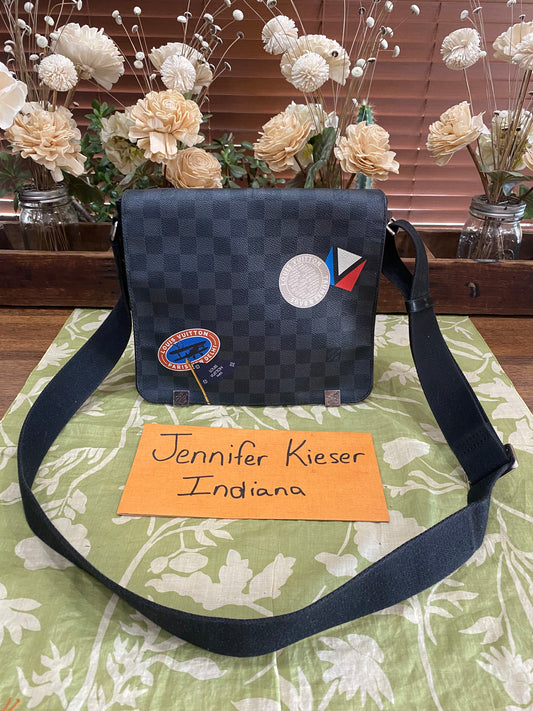 Graphite Stickers District PM Crossbody