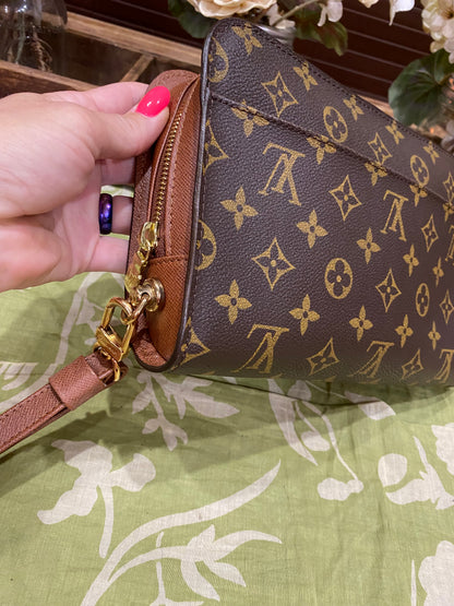 Orsay Clutch