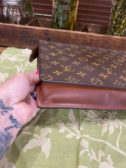 Homme Clutch
