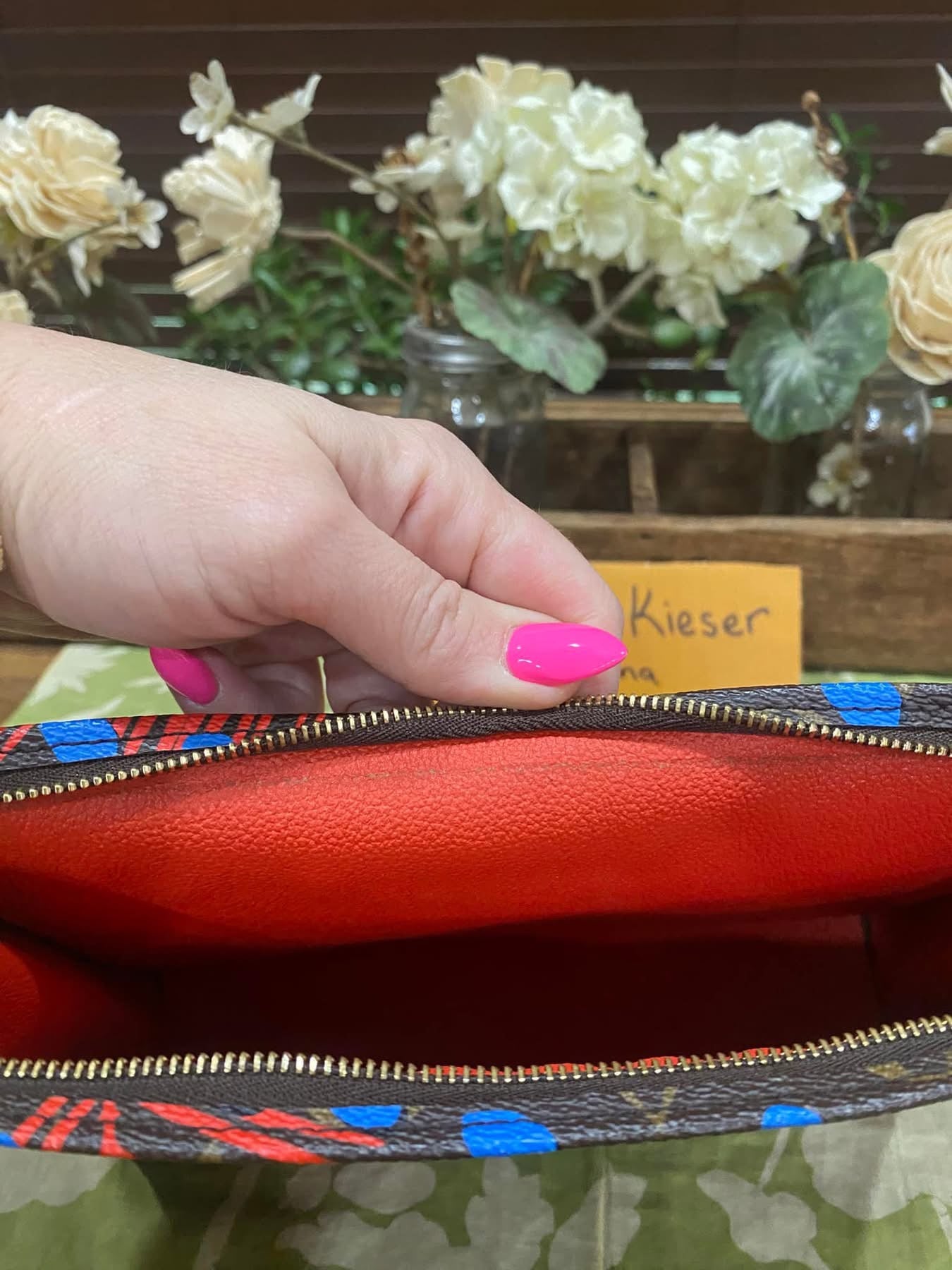 LE Jungle Toiletry 26