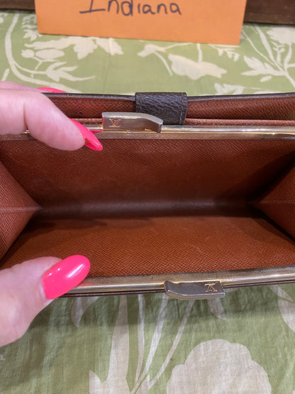 Vintage Kisslock Long Wallet