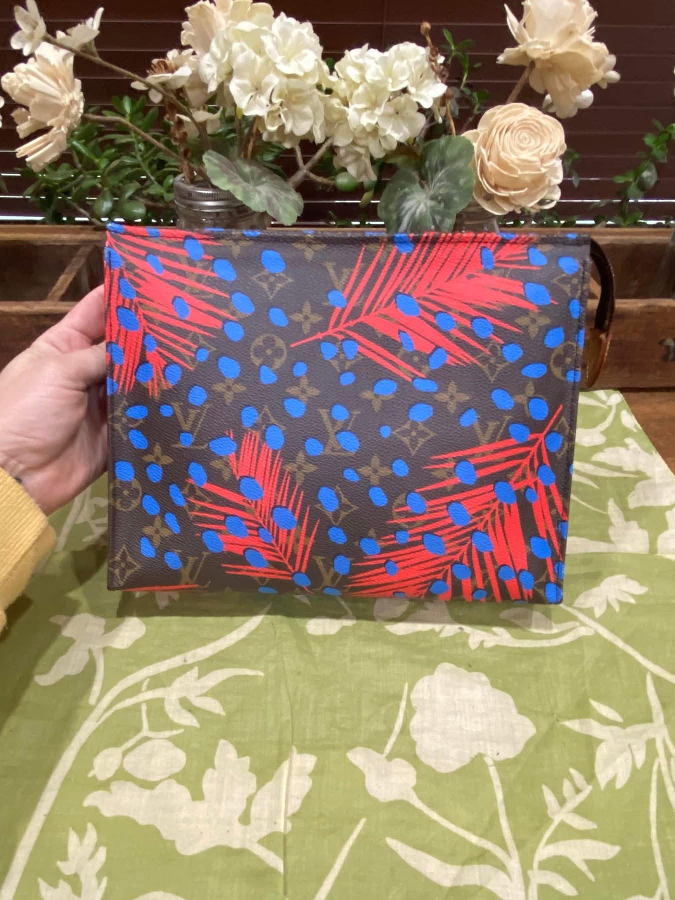 LE Jungle Toiletry 26