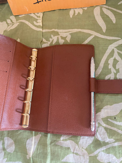 Silver Tone Twist Top Pen