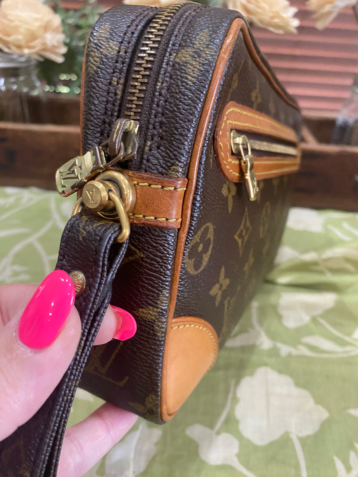 Vintage Marly Dragonne GM Wristlet Clutch
