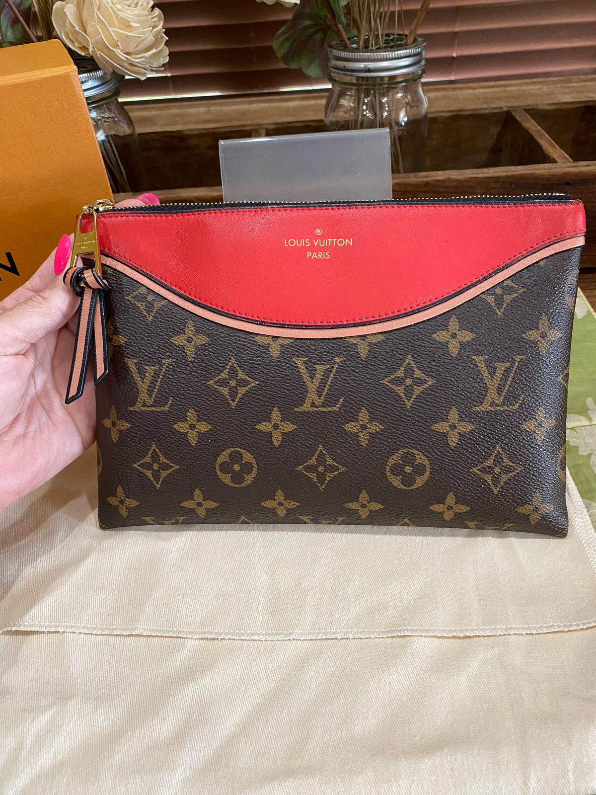 Tuileries Pouchette