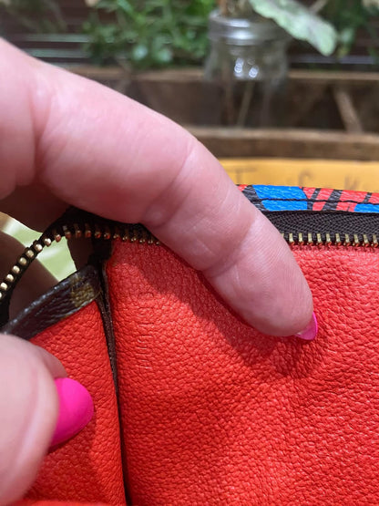 LE Jungle Toiletry 26