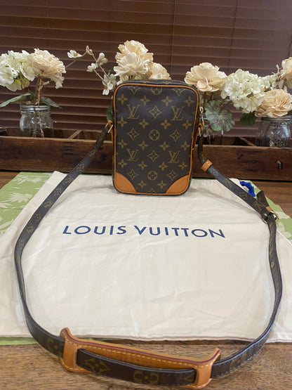Amazone Crossbody