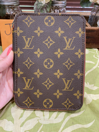Vintage Zip Around Passport Cover