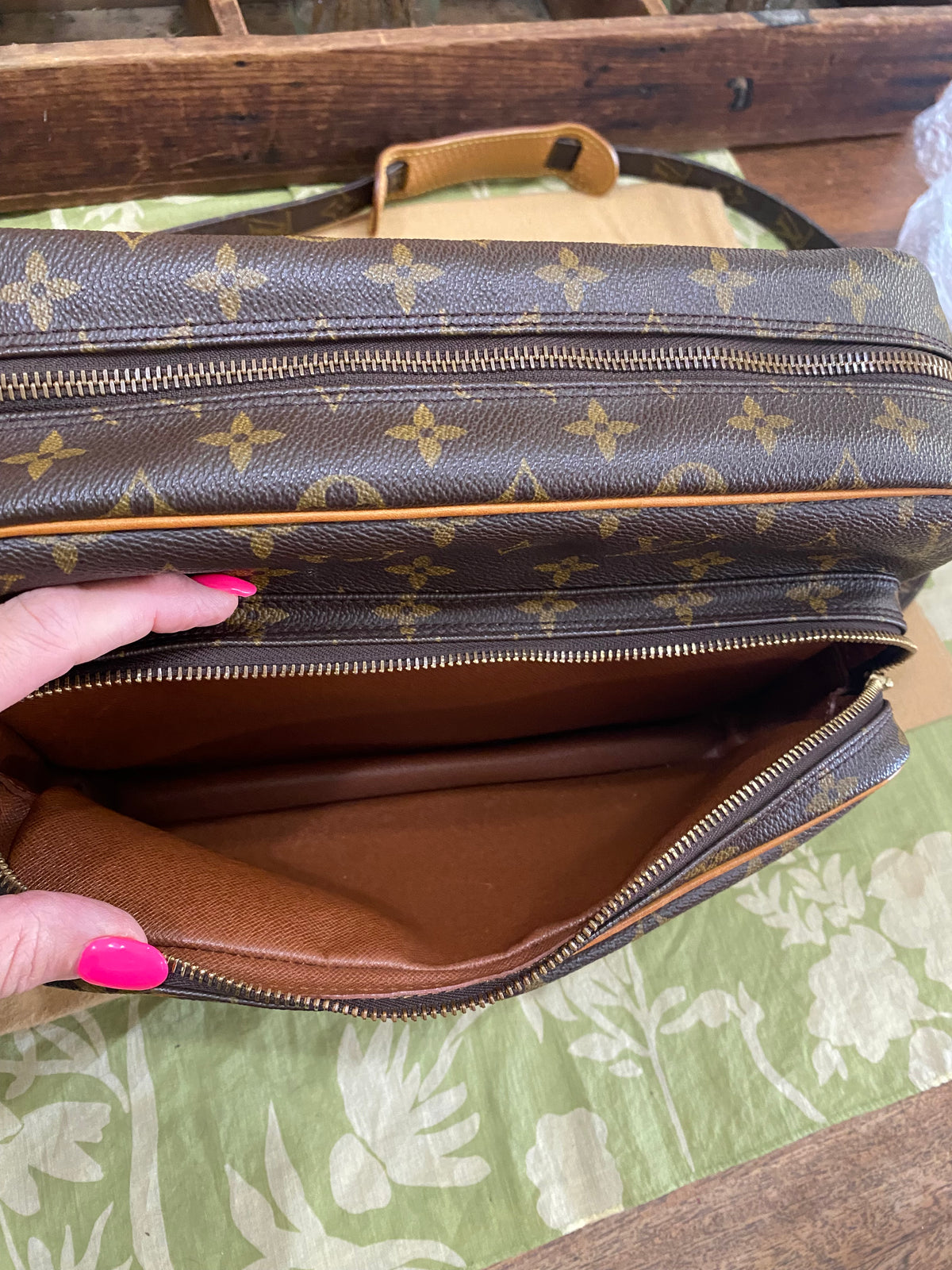 Nile Crossbody