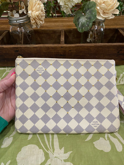 City Pouch- studded DA print with removable wristlet strap