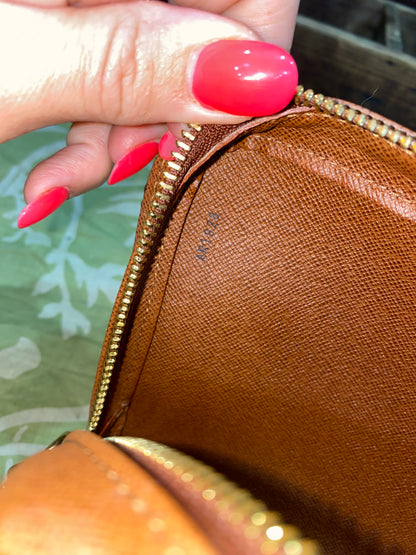 Orsay Clutch