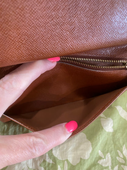 Vintage Kisslock Long Wallet