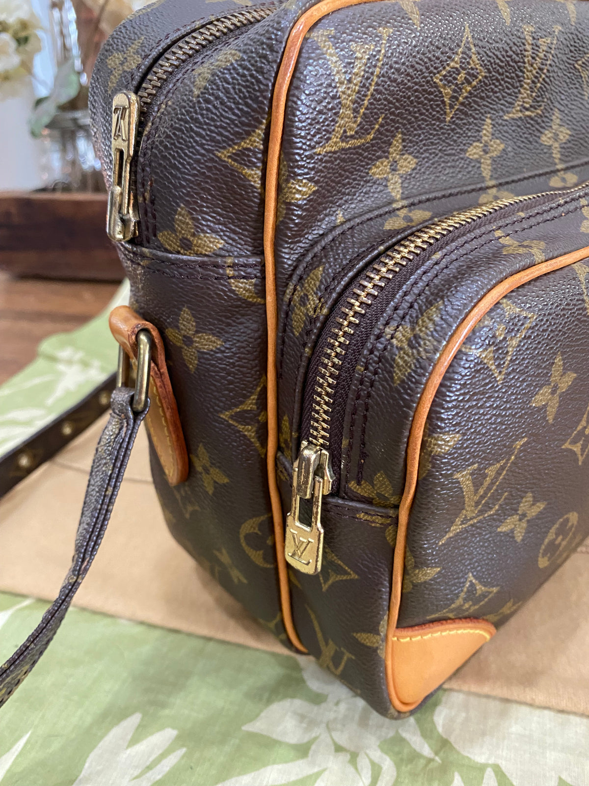 Nile Crossbody