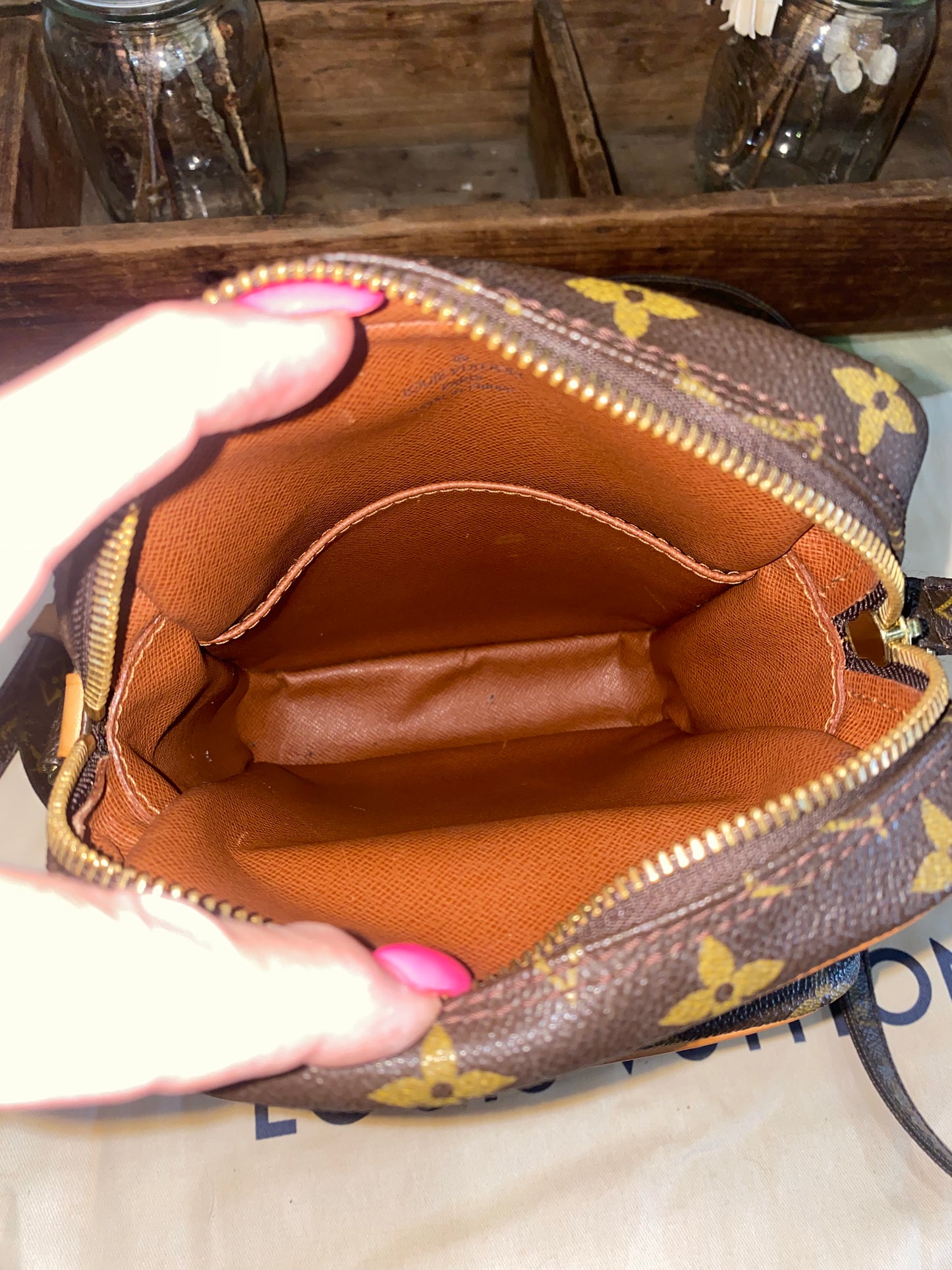 Amazone Crossbody