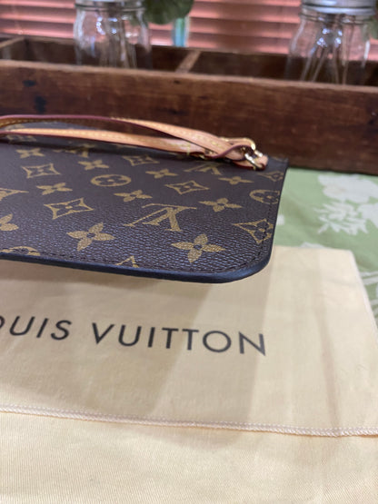 Neverfull Pouch GM