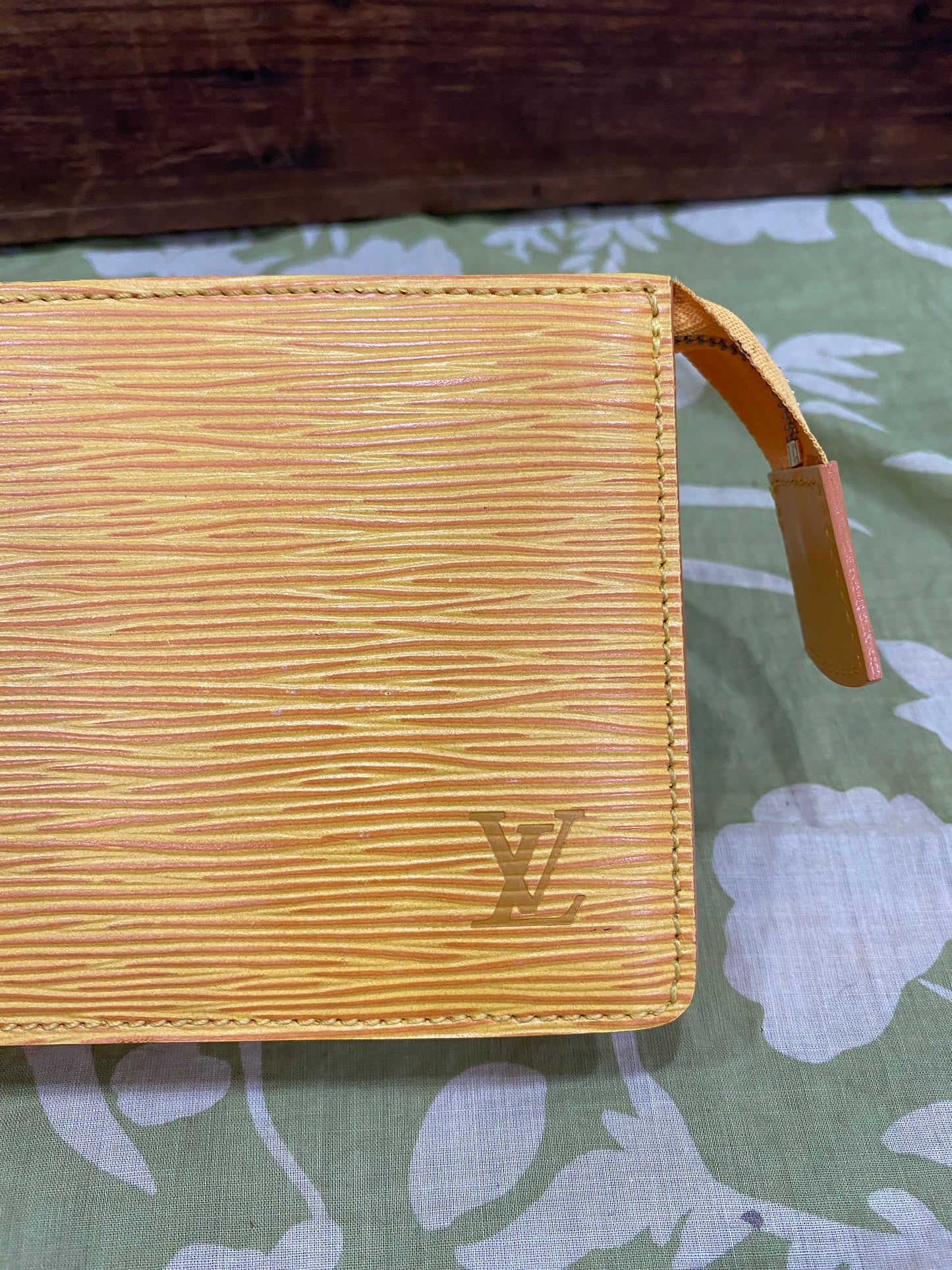 Toiletry 15 (Epi leather in Tassil Yellow)