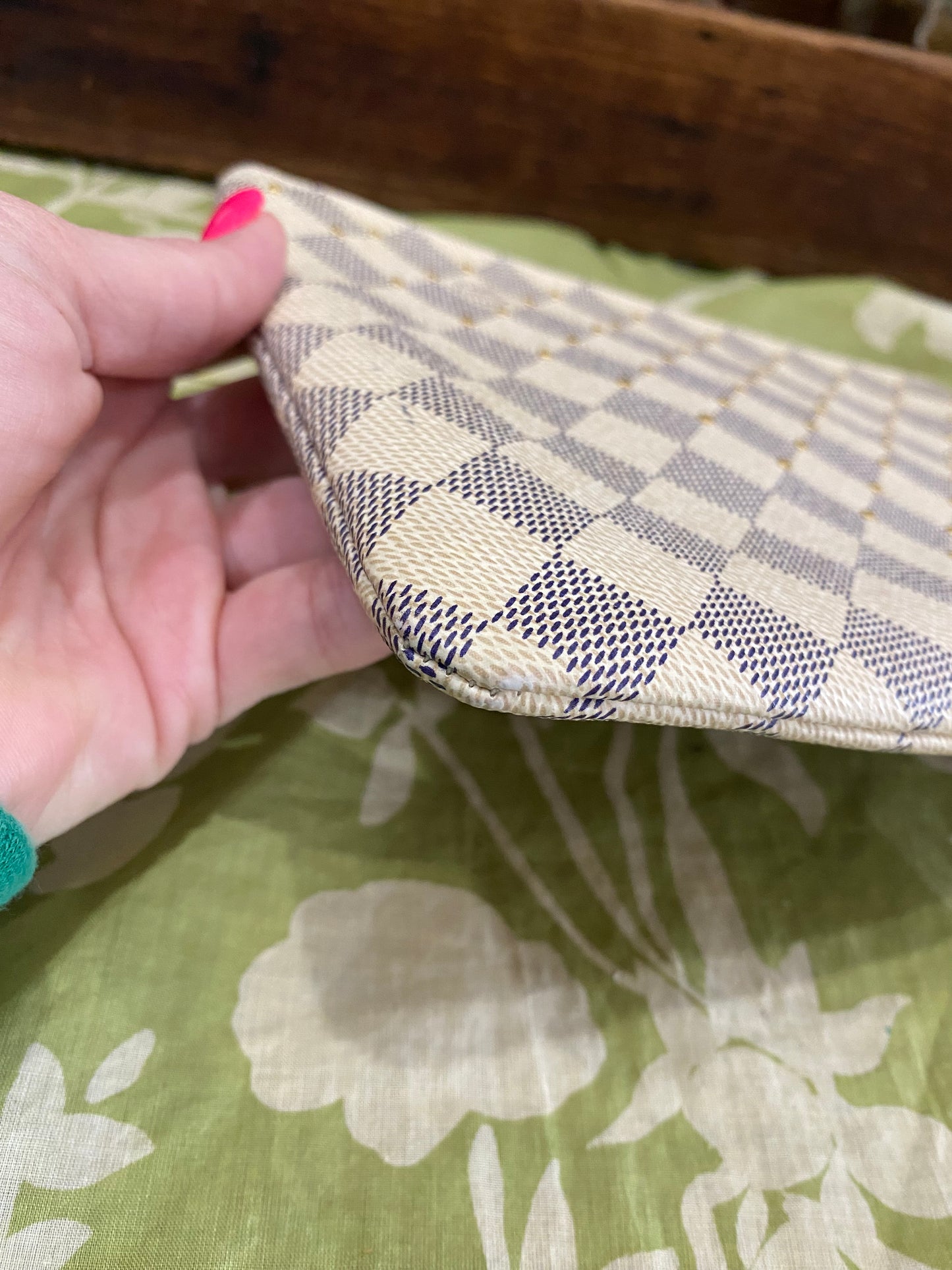 City Pouch- studded DA print with removable wristlet strap