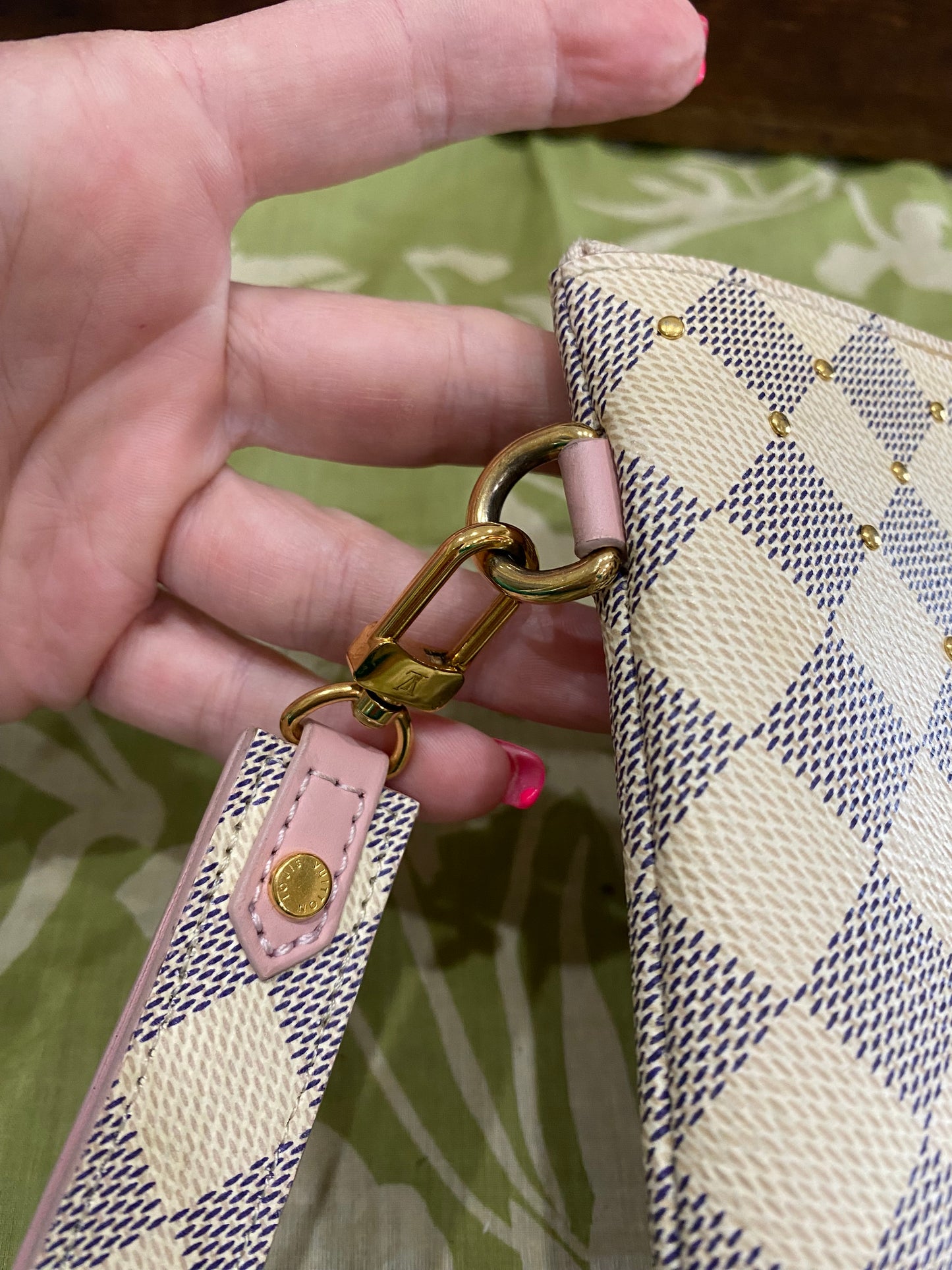 City Pouch- studded DA print with removable wristlet strap