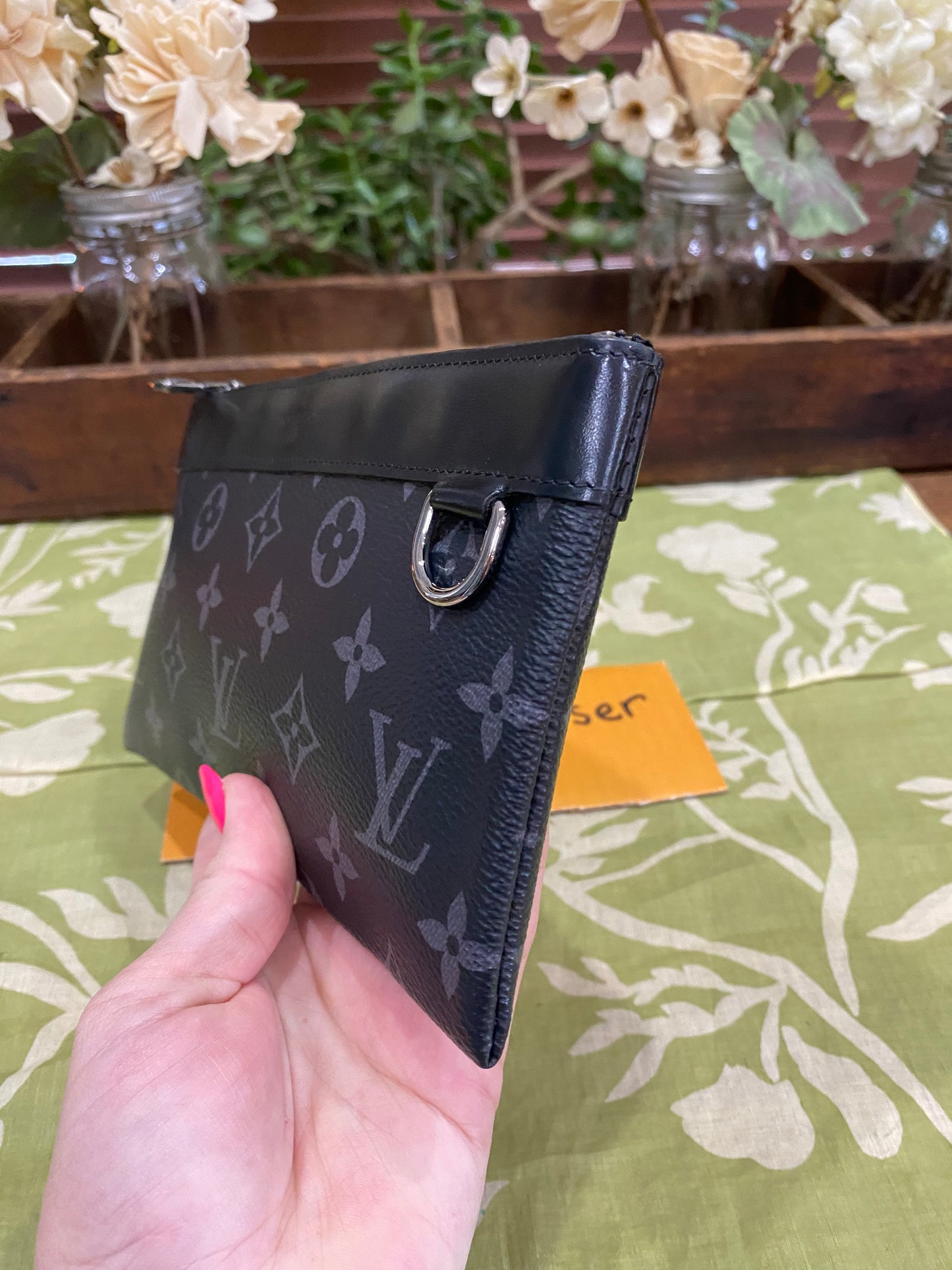 Discovery Pochette in Eclipse