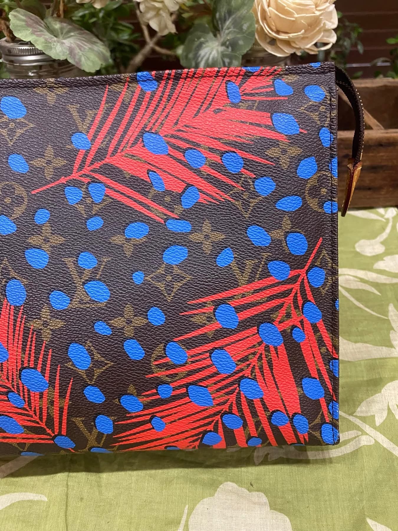 LE Jungle Toiletry 26