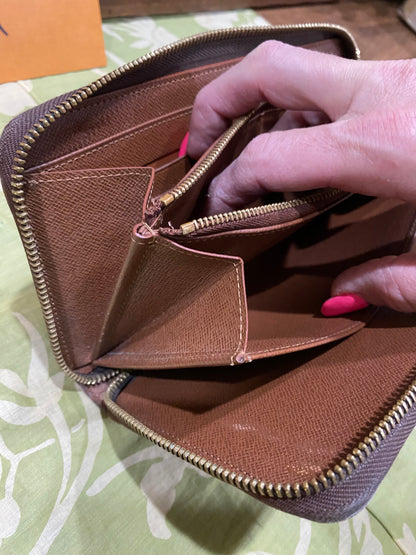 Zippy Organizer Wallet