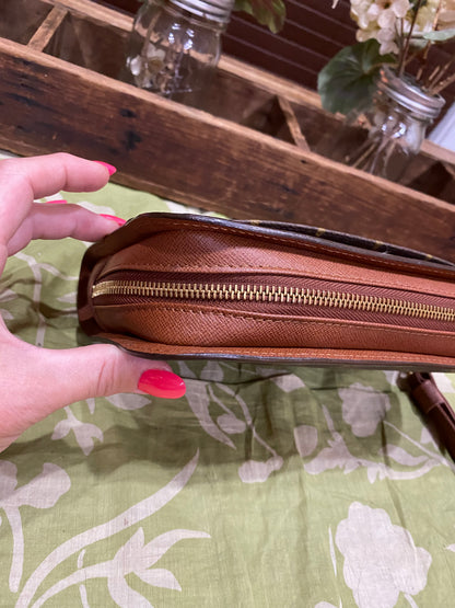 Orsay Clutch