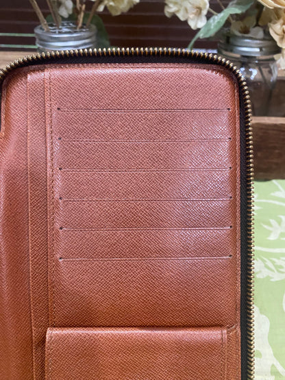 Daily Organizer Long Wallet