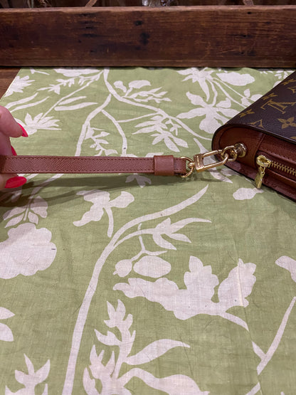 Orsay Clutch